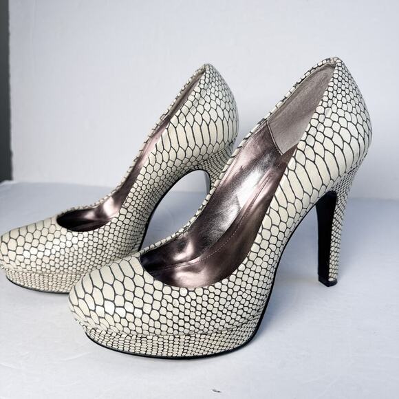 Calvin Klein Shoes - Calvin Klein Karsyn Python Embossed Leather Platform Pumps 7M